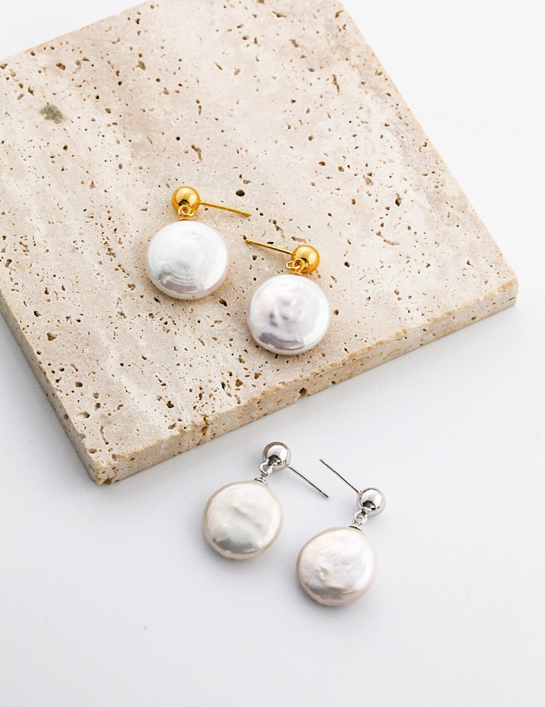 Boucles d'oreilles pendantes irrégulières en perles baroques