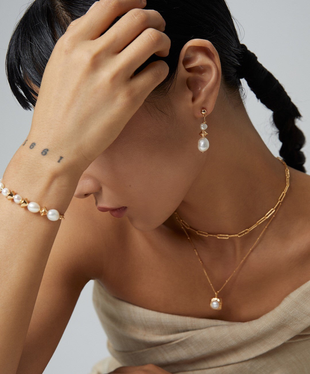 Großer Vintage Perlenanhänger mit Goldkette