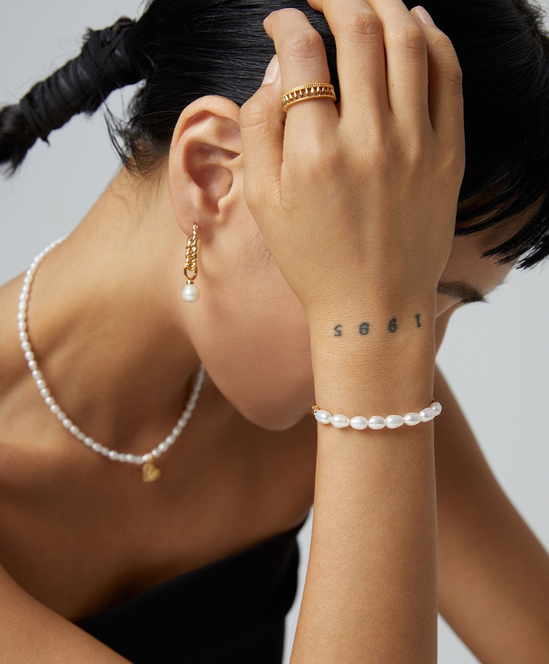 Minimalistisches Süßwasserperlenarmband