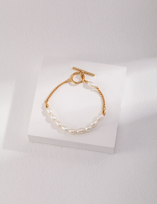 Minimalistisches Süßwasserperlenarmband