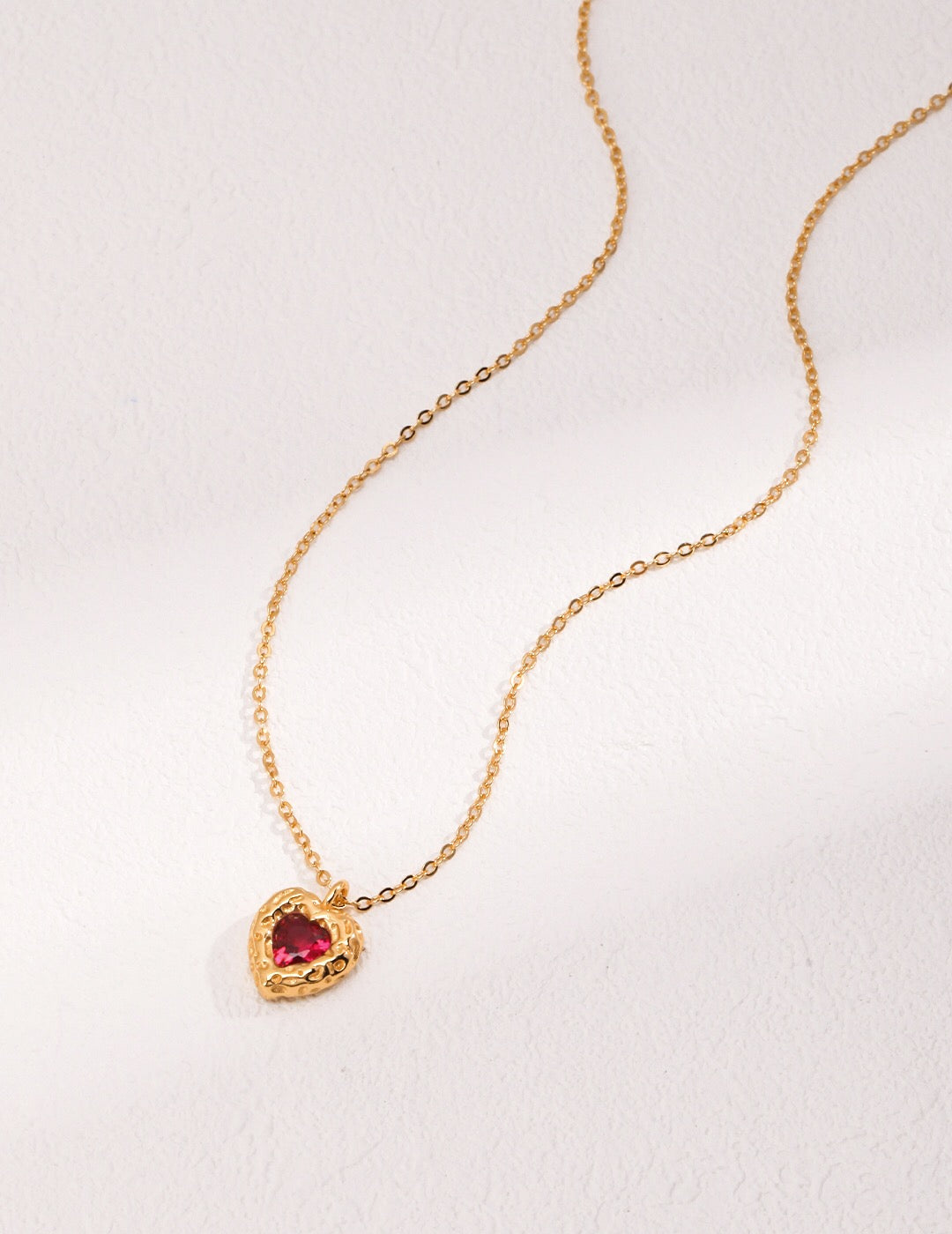 Collier en forme de cœur avec zircon