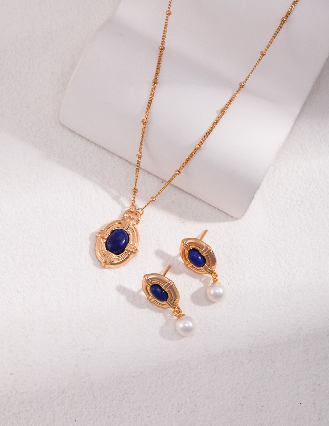 Lapislazuli-Perlenohrringe im Vintage-Stil
