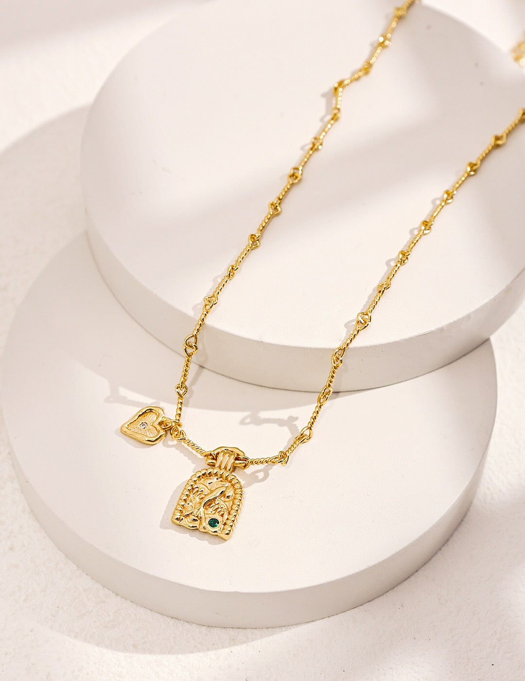 Collier en zircon style vintage Love