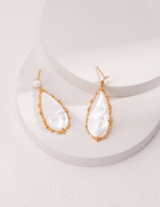 Boucles d'oreilles pendantes Elegance en perles et coquillages
