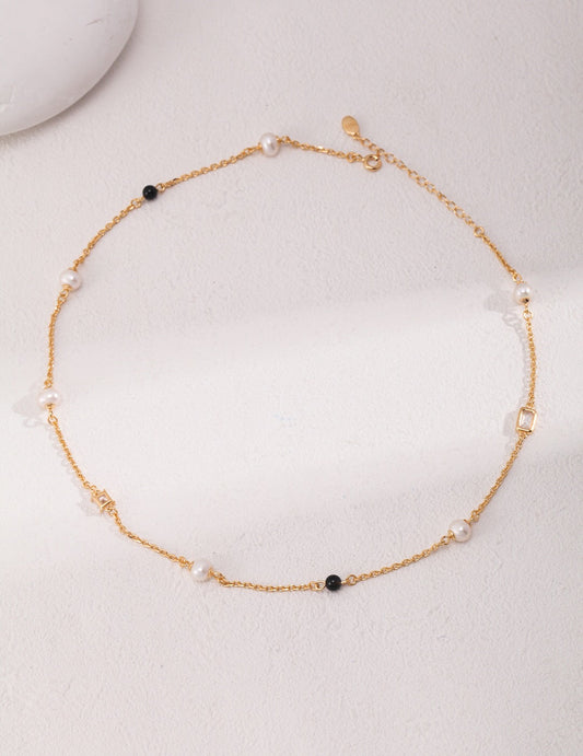 Perlenkette mit schwarzem Onyx und Zirkonia