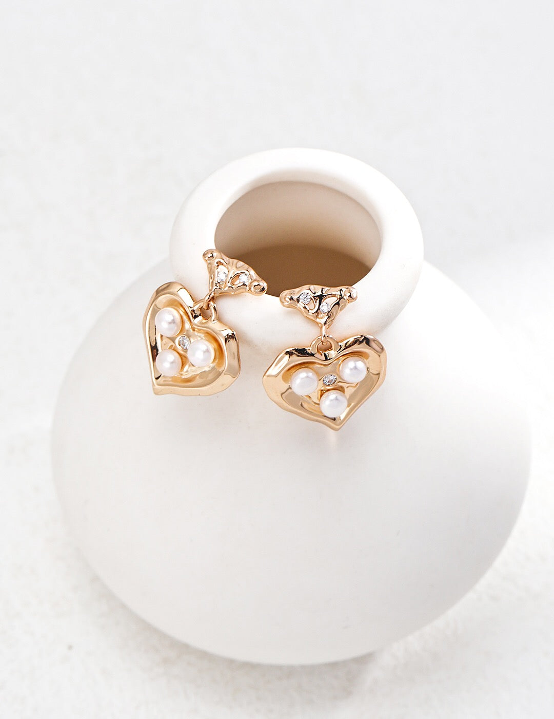 Boucles d'oreilles pendantes en forme de cœur avec perles d'eau douce