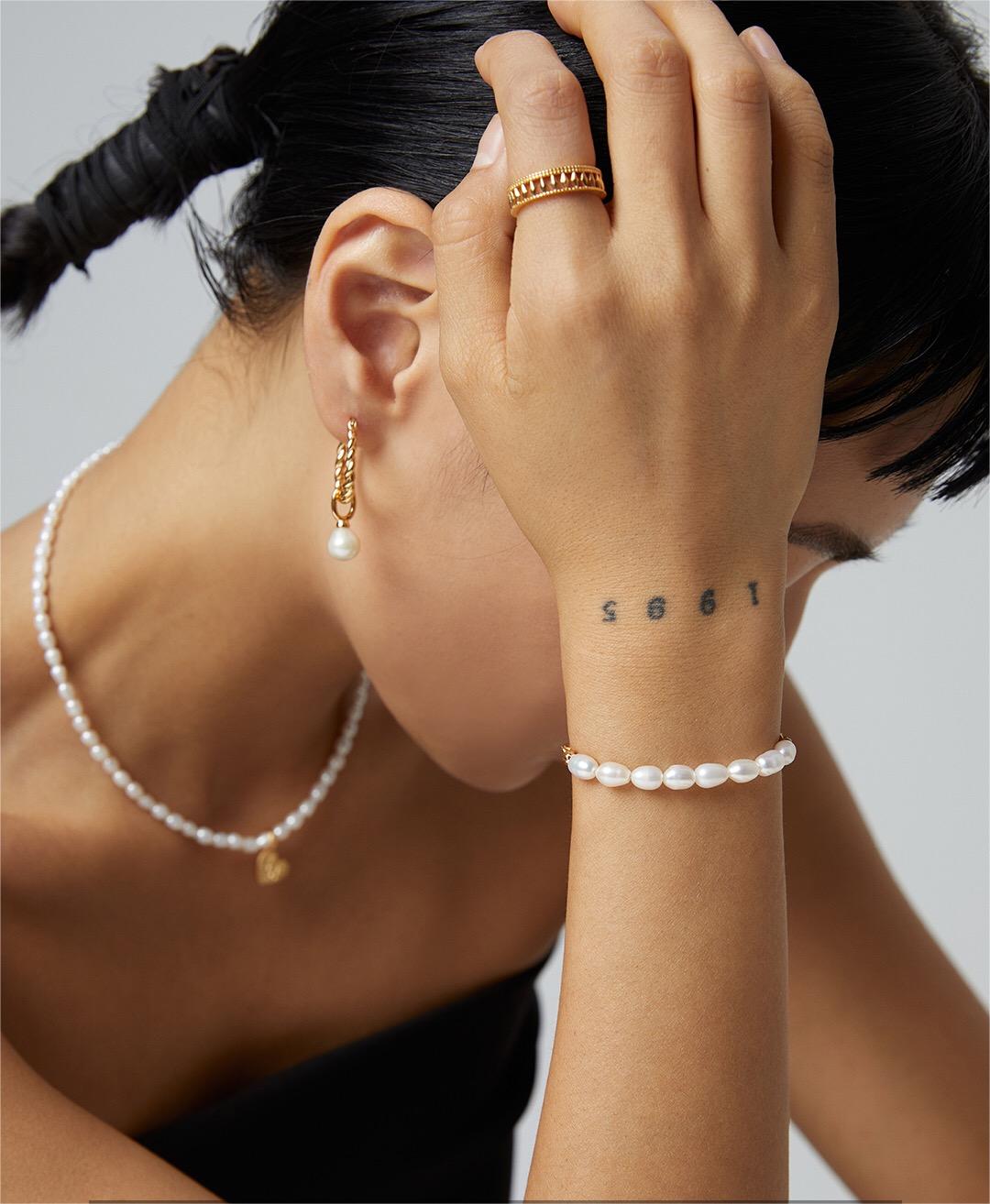 Hohlring im minimalistischen Stil