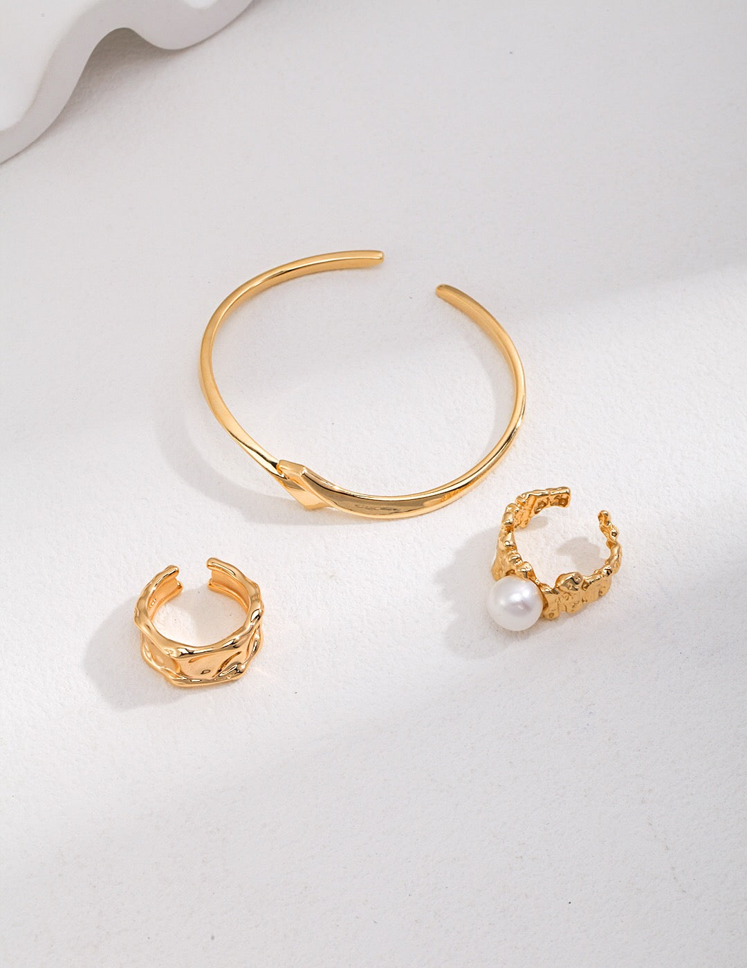 Unregelmäßiger Lava-Ring mit breitem Gesicht