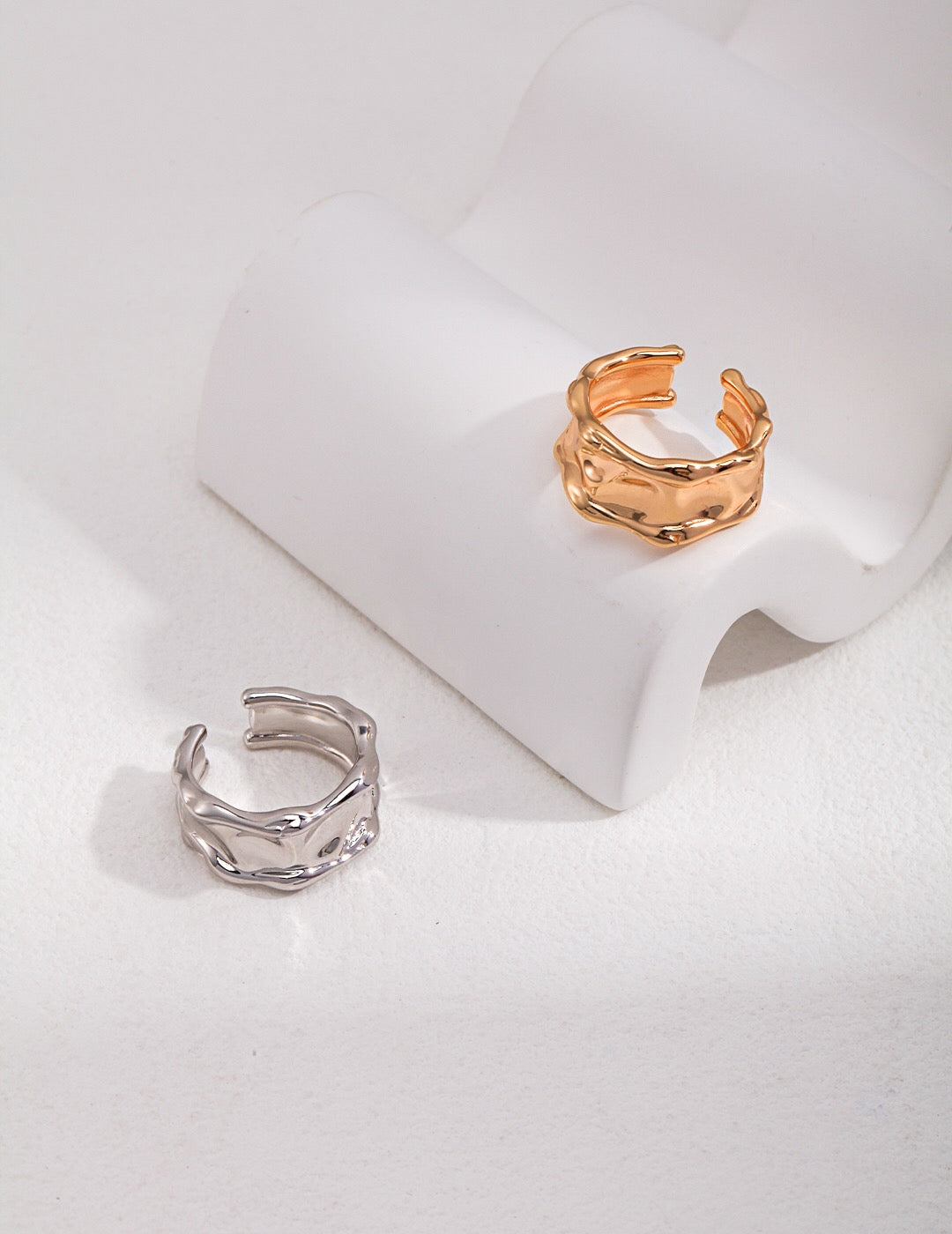 Unregelmäßiger Lava-Ring mit breitem Gesicht