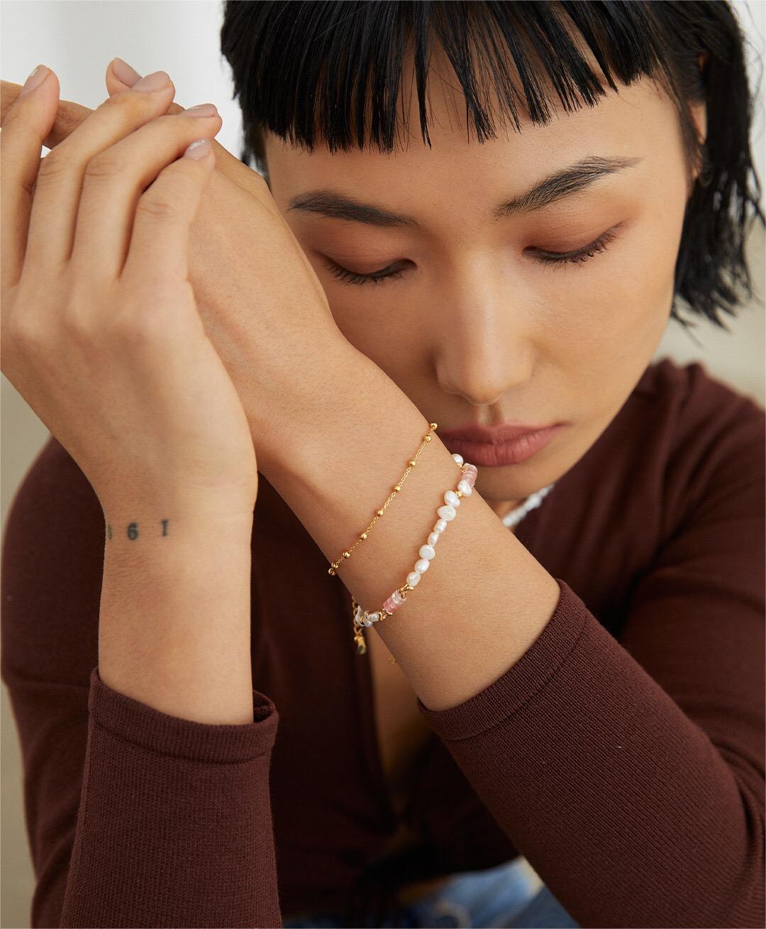 Goldfarbenes Perlenkettenarmband