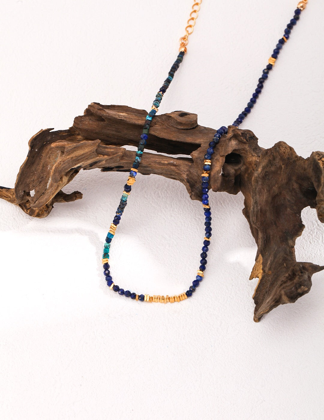 Winzige Halskette mit Lapislazuli-Perlen