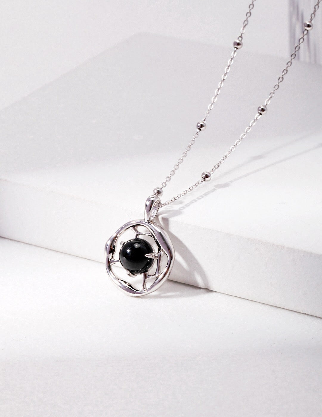 Halskette mit schwarzem Onyx-Anhänger