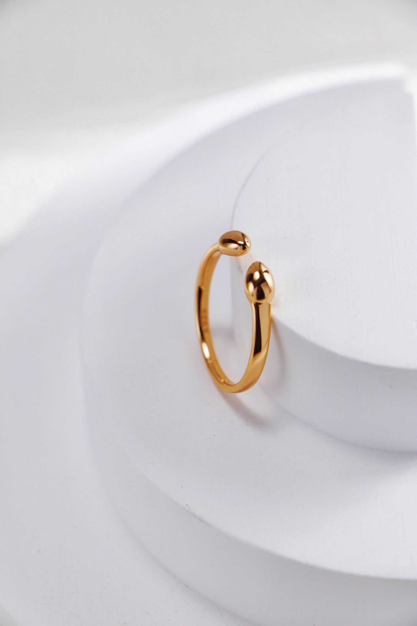 Bague ouverte empilable minimaliste Fiji Bud