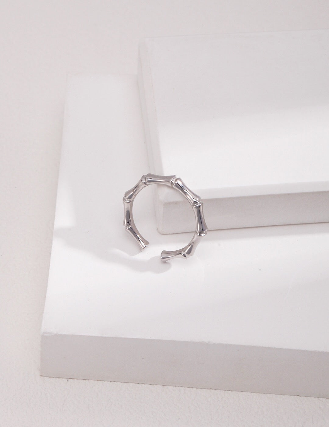 Ring mit Bambusknoten-Design