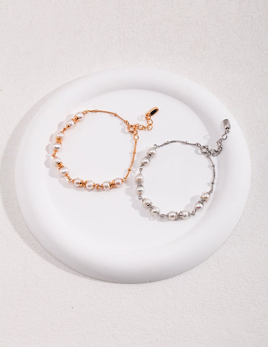 Perlen-Spacer-Armband im minimalistischen Stil