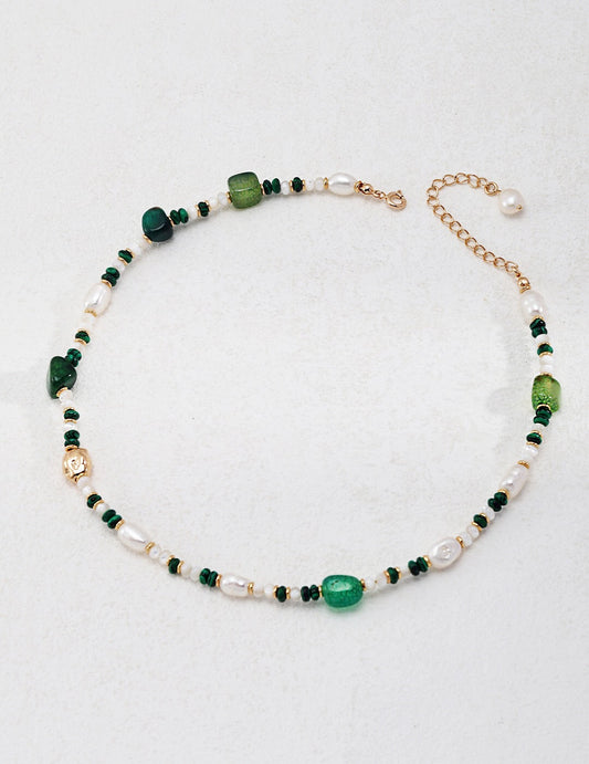 Collier en perles d'agate verte et de perles