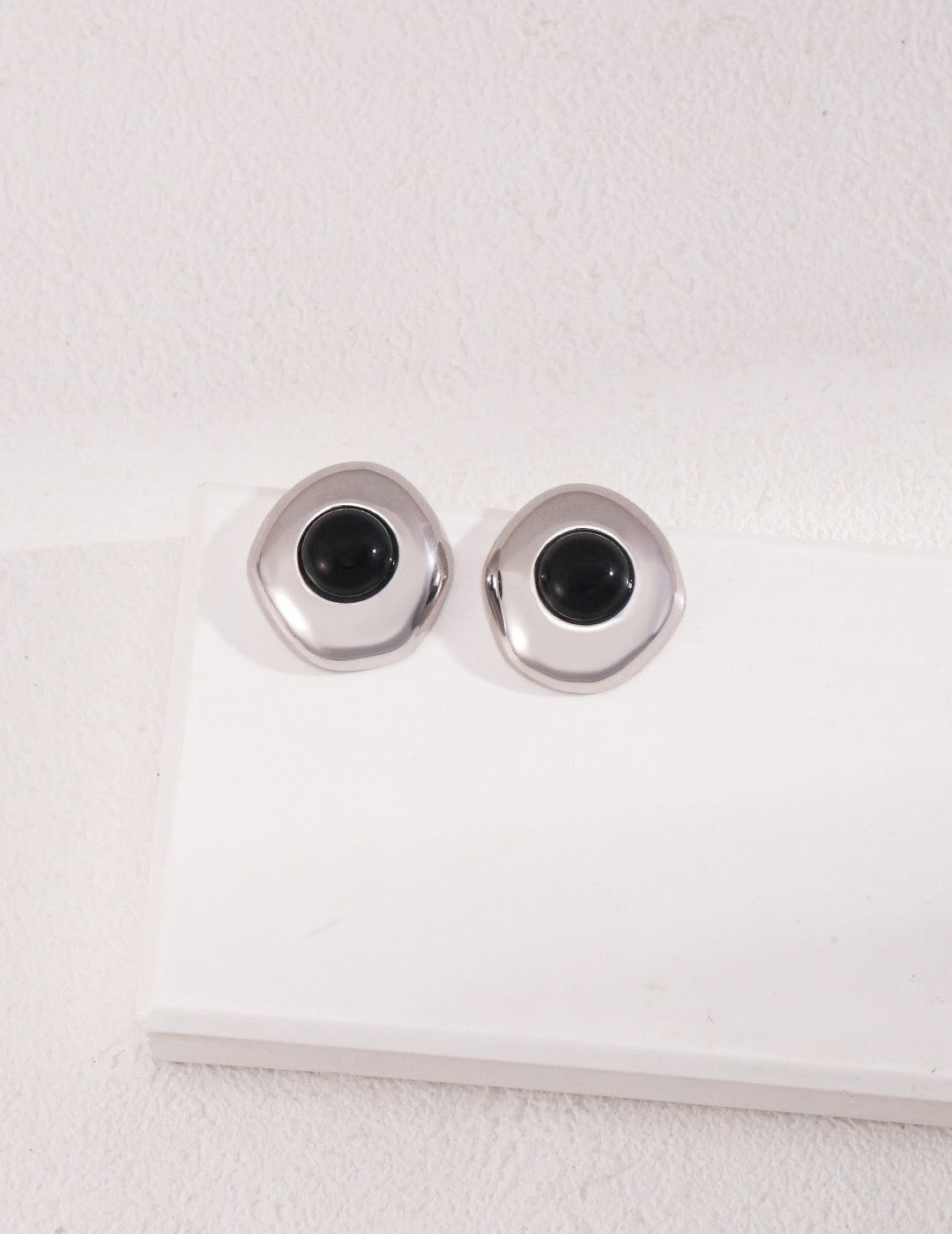 Ohrstecker aus Tigerauge-Stein / schwarzem Achat