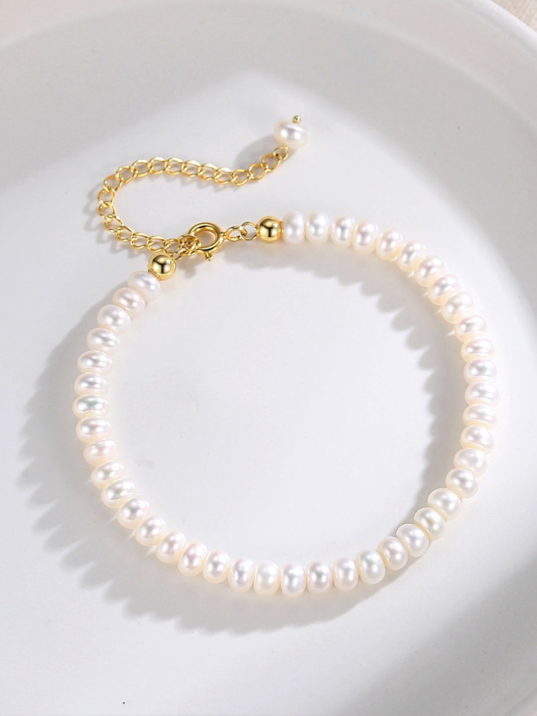 Klassisches Naturperlenarmband