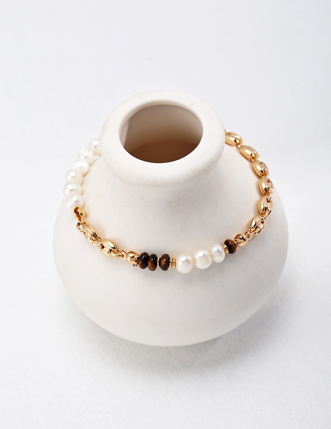 Natürliches Tigerauge mit Süßwasserperlenarmband