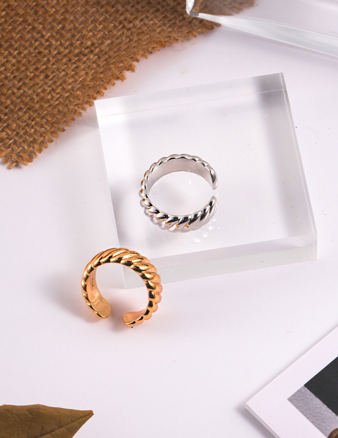 Stapelbarer Ring „Ridge Band Gear“