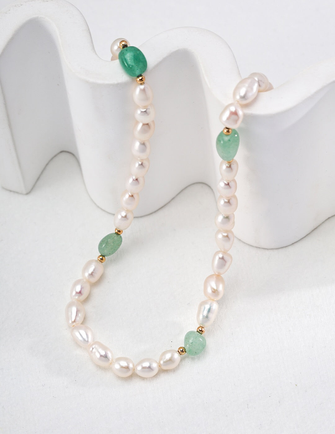Halskette mit Barockperlen aus Naturstein-Jade