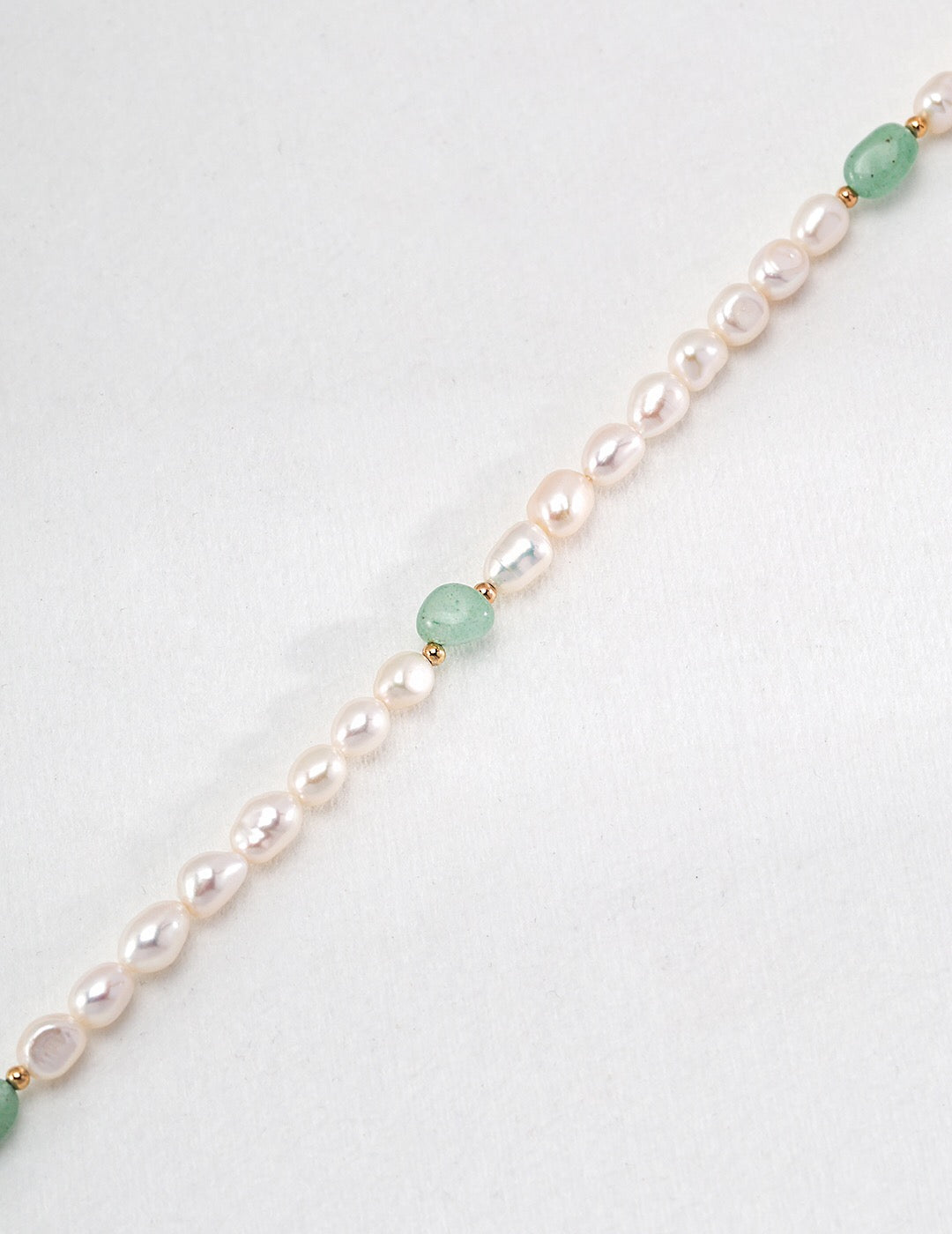 Halskette mit Barockperlen aus Naturstein-Jade