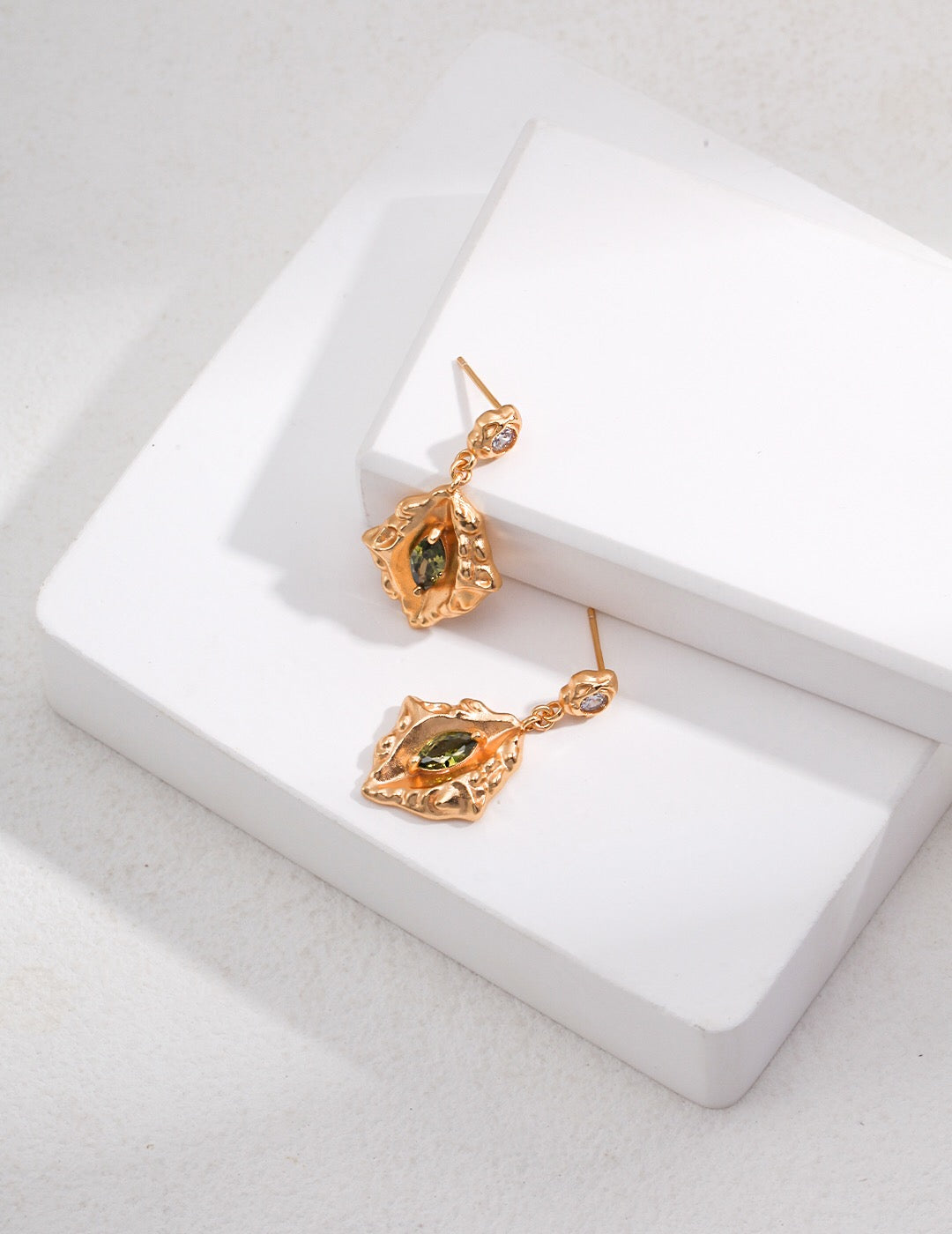 Boucles d'oreilles en zircon vert de style vintage
