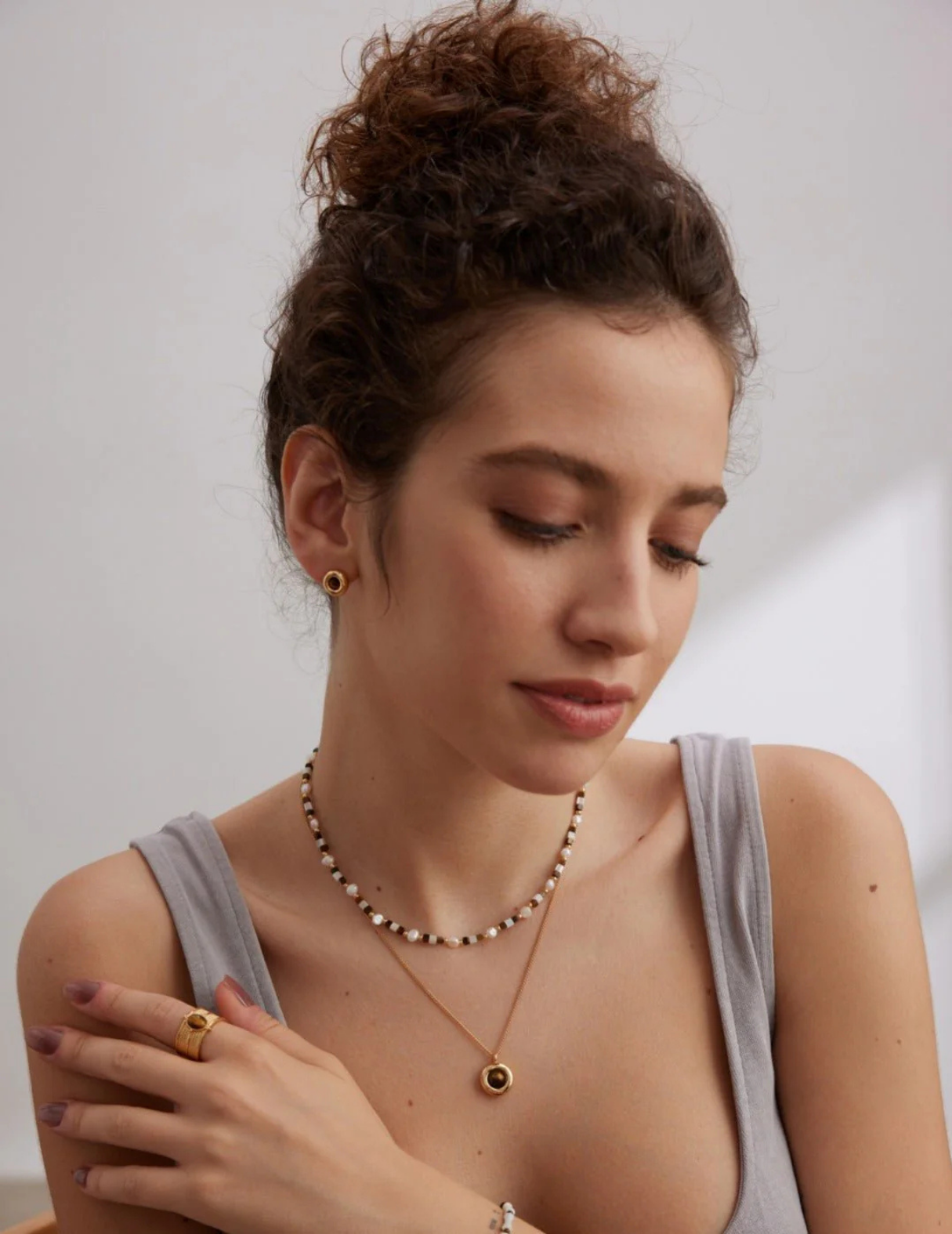 Tiger Eye / Black Onyx Round Pendant Necklace