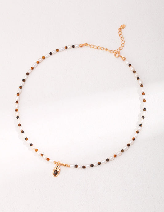 Collier de perles en œil de tigre