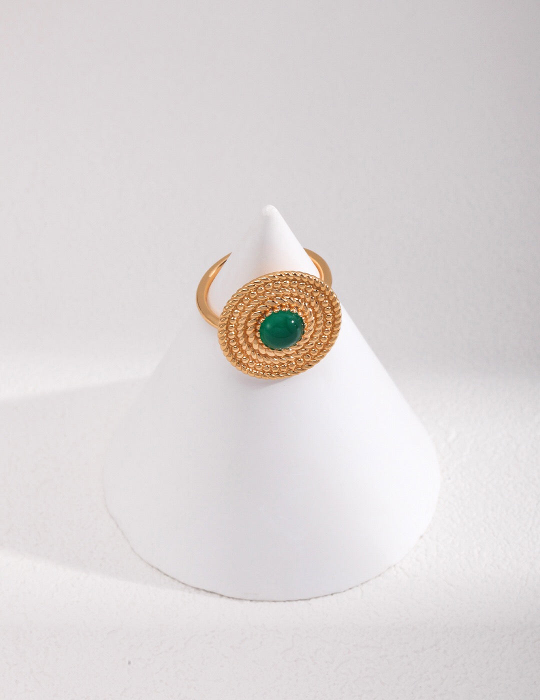 Bague de déclaration en calcédoine verte