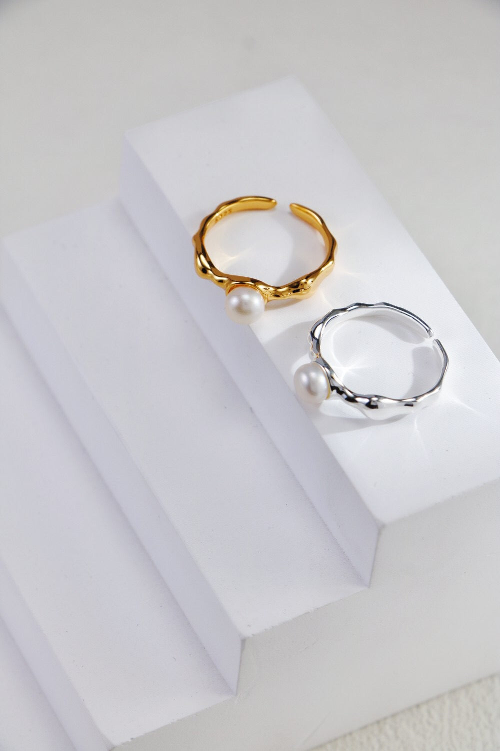 Minimalistischer Perlenring aus Vermeil-Gold