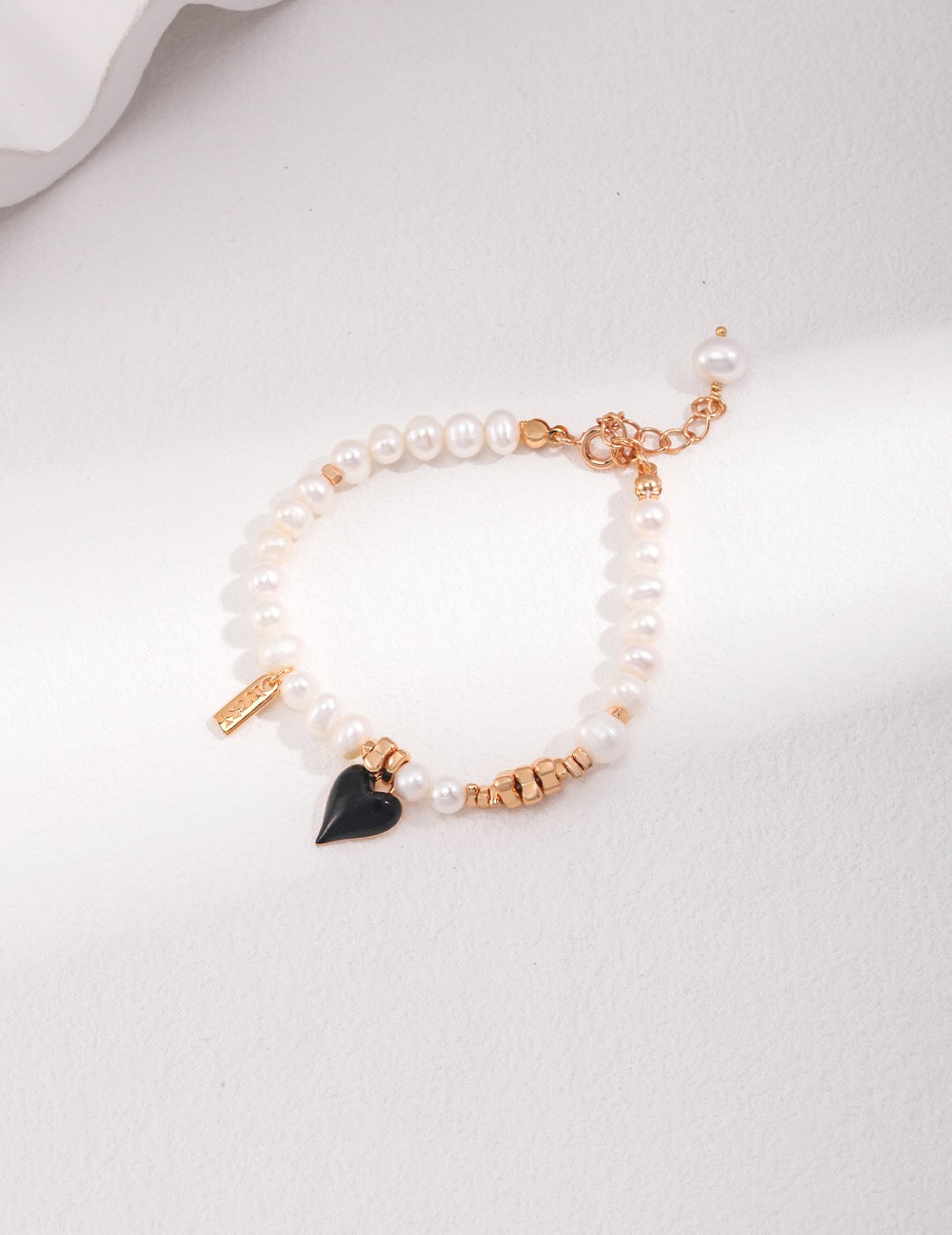 Heart Pendant Pearl Bracelet