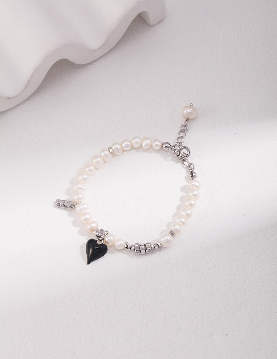 Heart Pendant Pearl Bracelet