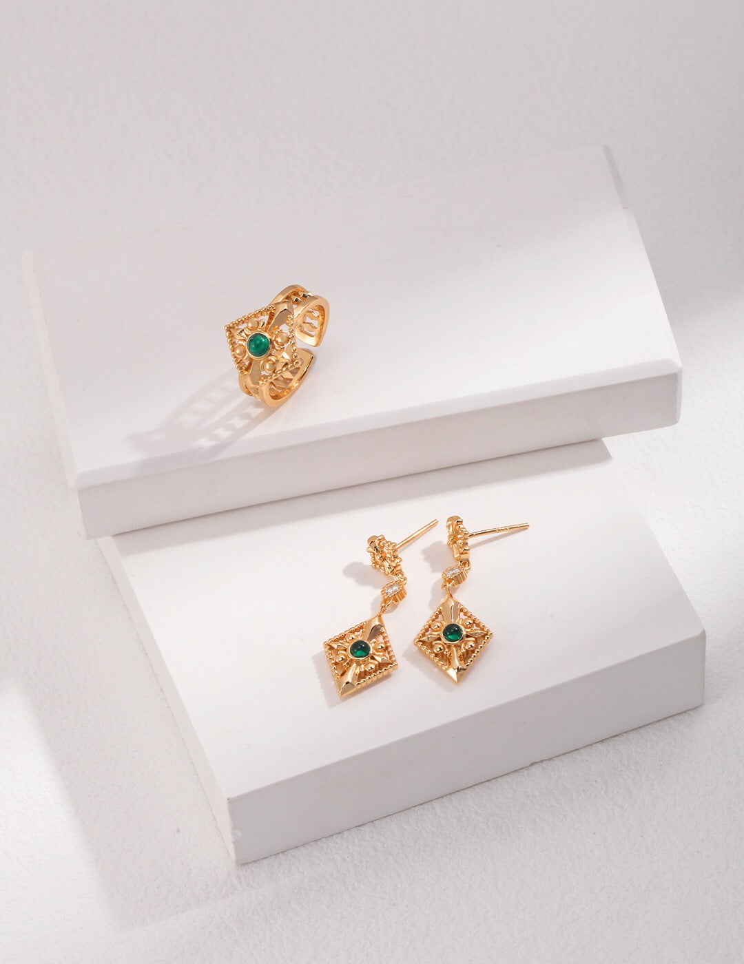 Green Zircon Rhombus Earrings