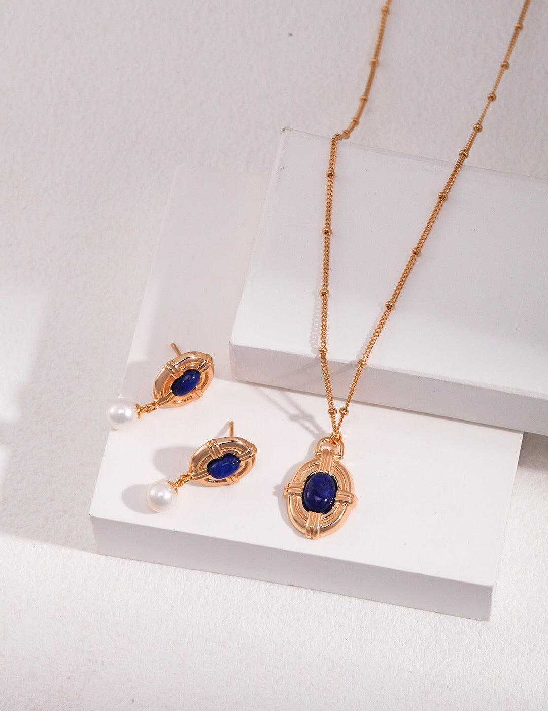 Collier en lapis-lazuli de style vintage