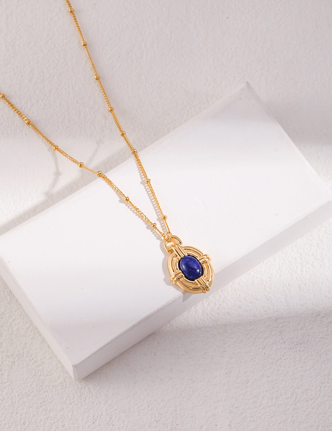 Collier en lapis-lazuli de style vintage