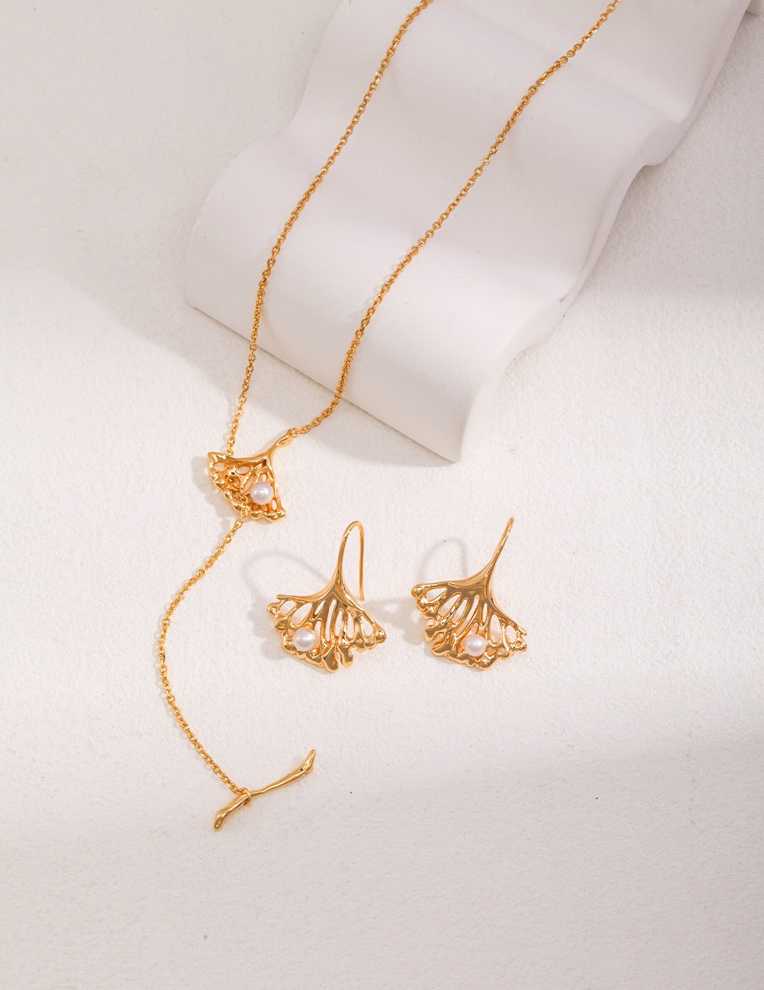 Ginkgo Leaf Pearls Necklace