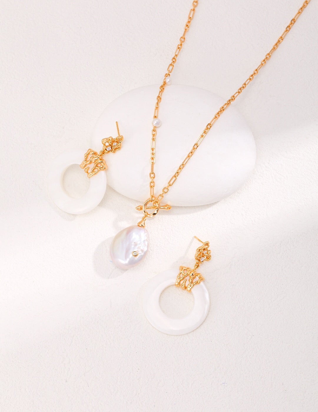 Hollow Circle Shell Drop Earrings