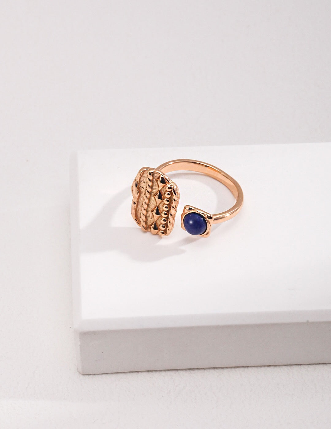 Bague ouverte en lapis-lazuli de style vintage