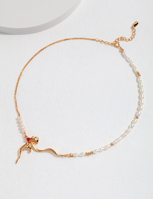 Minimalist Nature-Inspired Bow Pearl Necklace