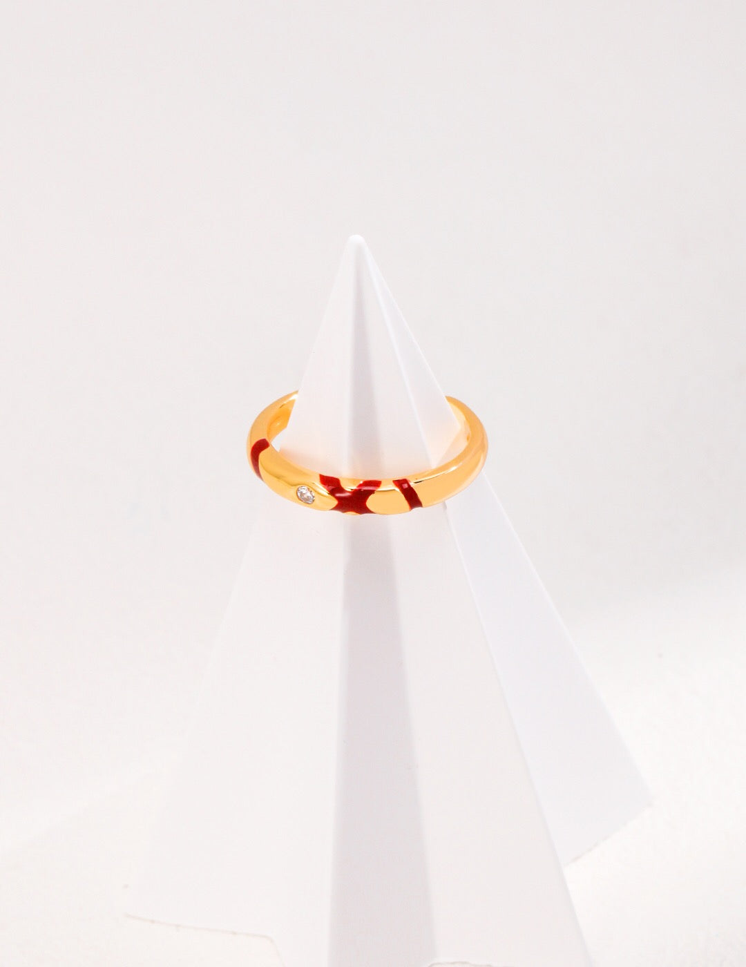 Gold Intertwined Red Line Zircon Rings