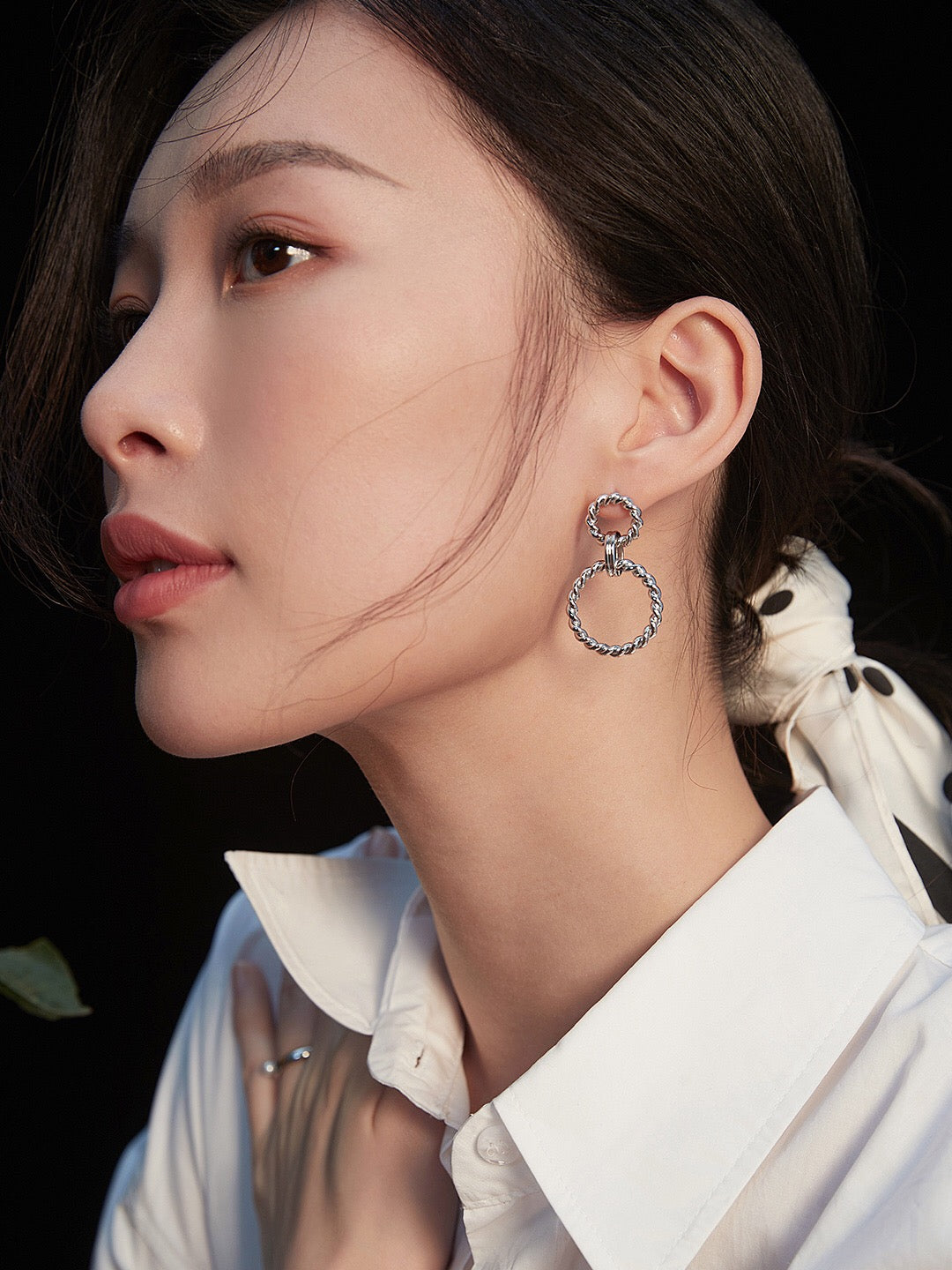 Minimalist Twist of Elegance Hoop Earrings