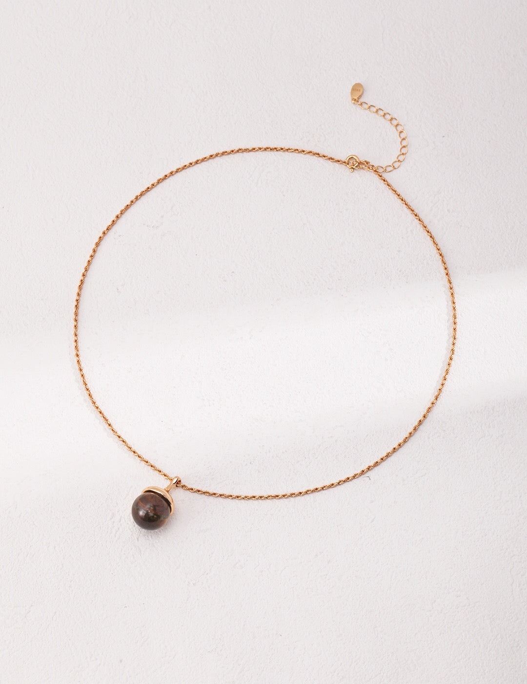 Collier boule en œil de tigre naturel