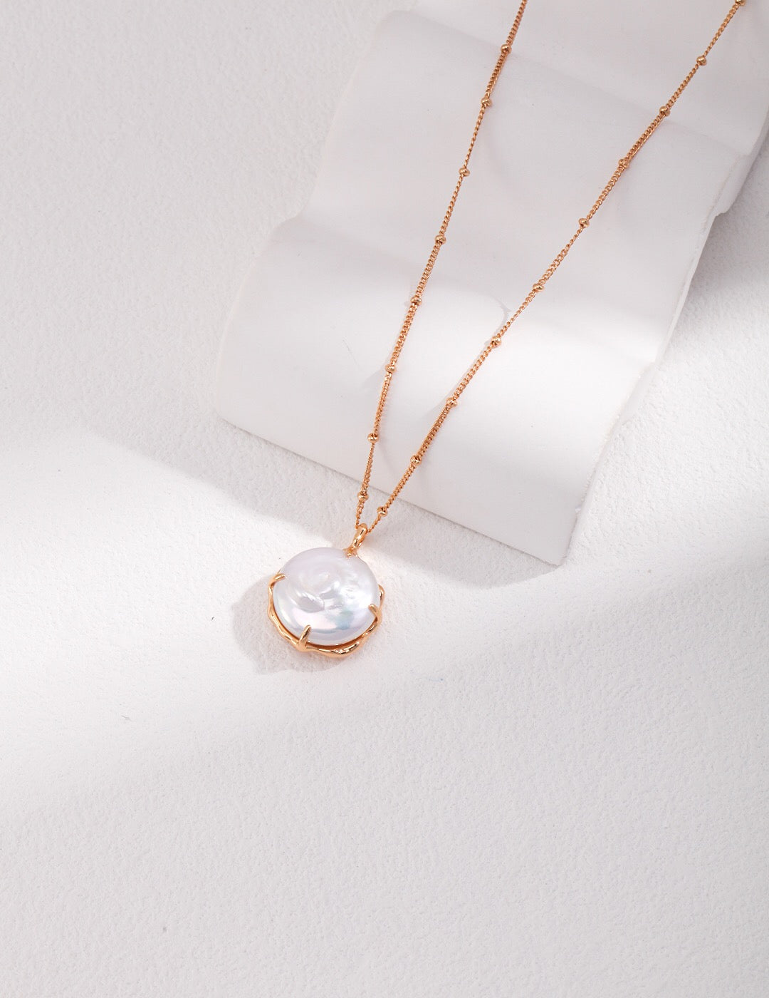 Classic Dainty Round Pearl Pendant Necklace