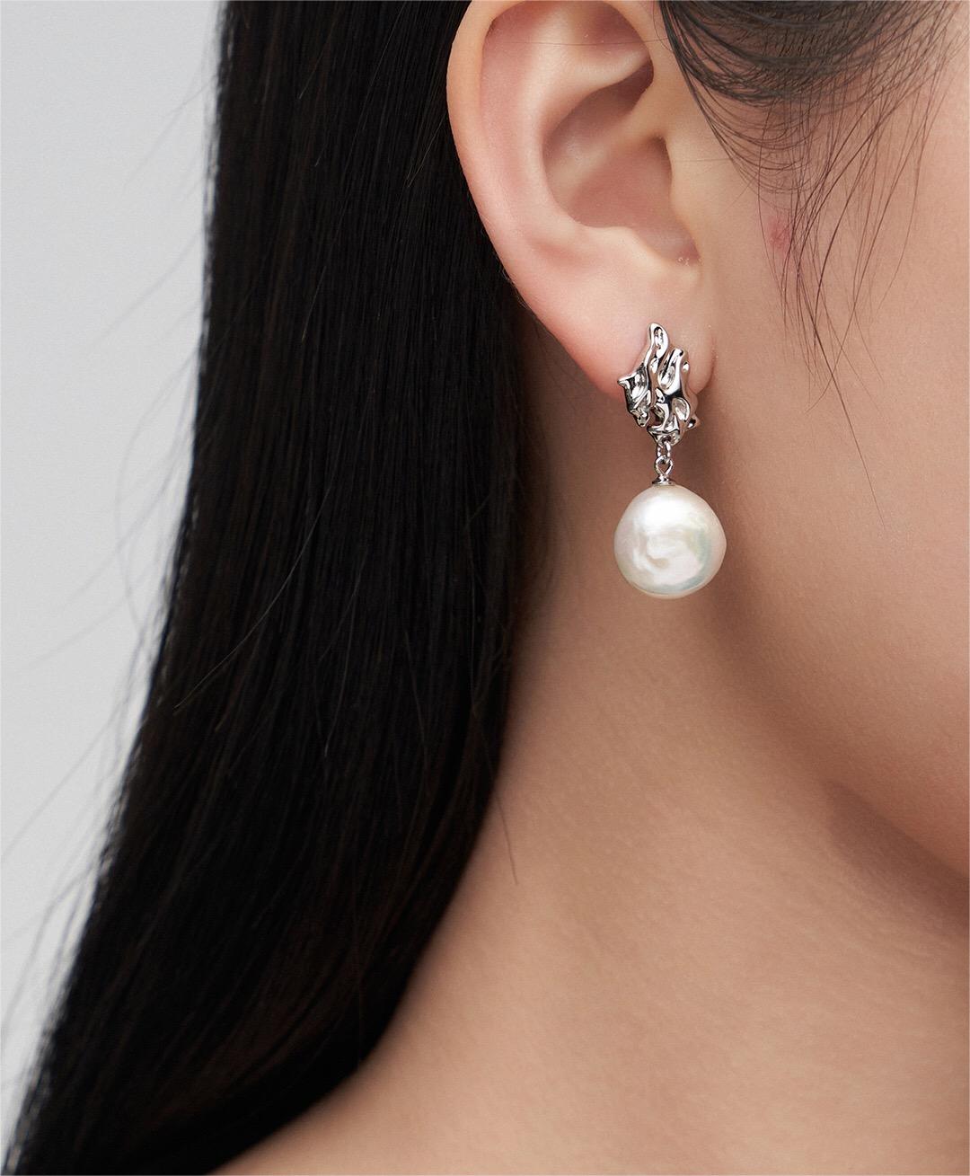 Vintage-Inspired Pearl Drop Earrings