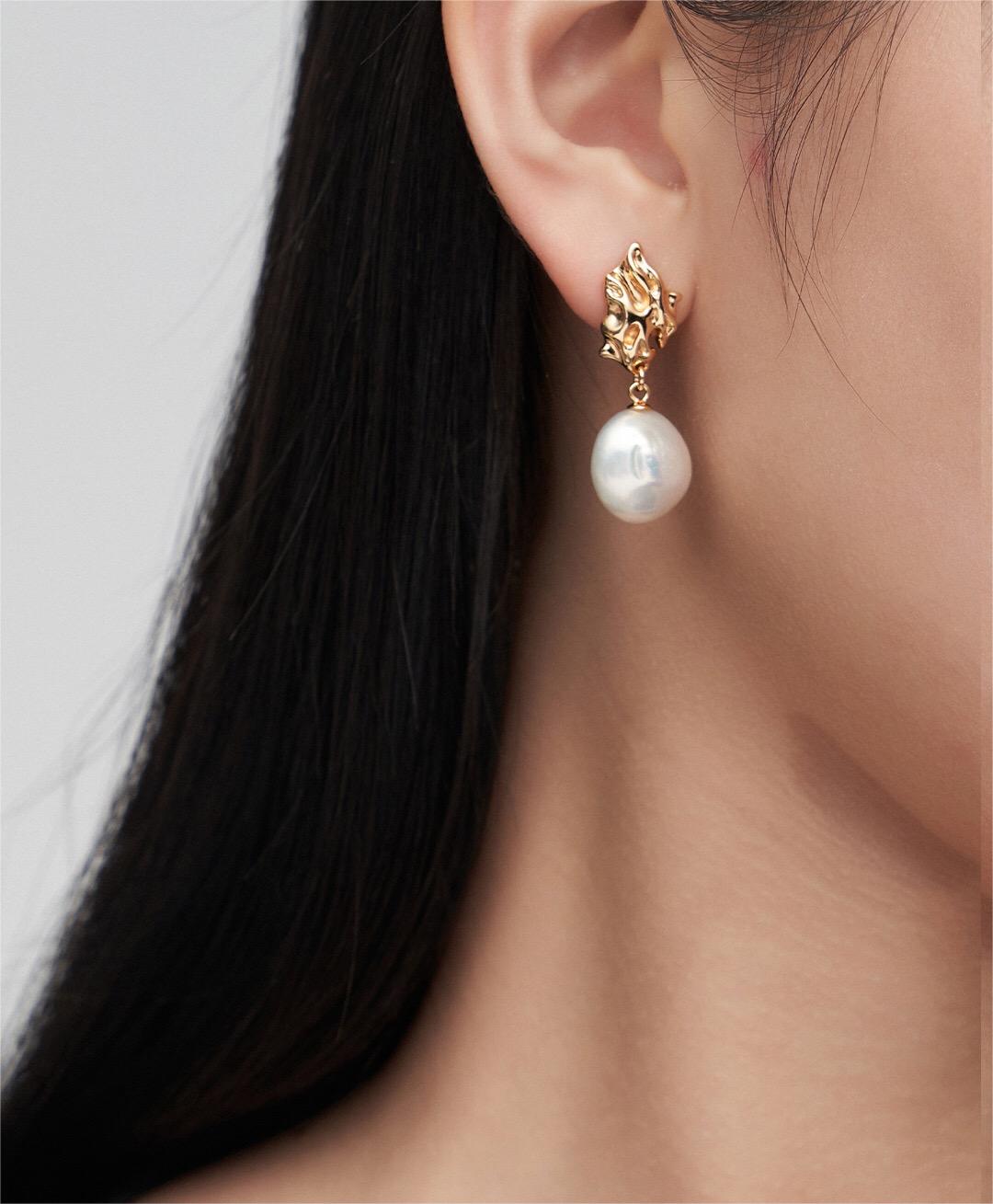 Vintage-Inspired Pearl Drop Earrings