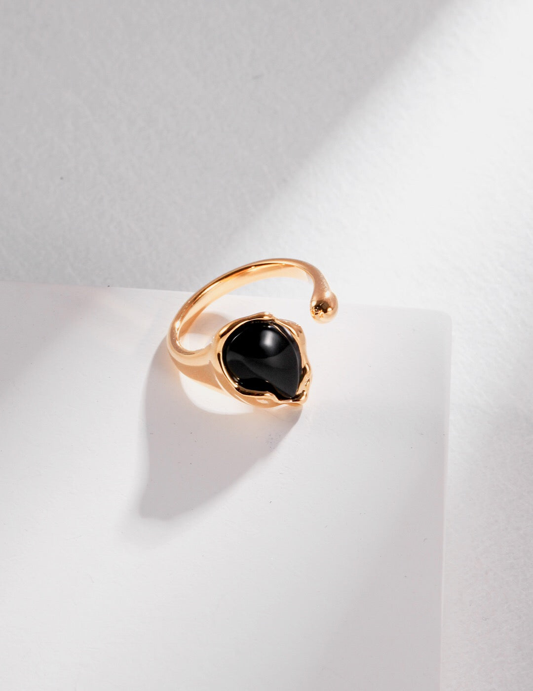 Bague ouverte en agate noire