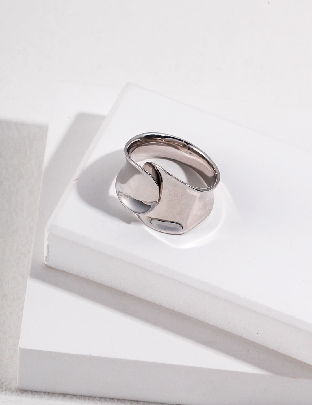 Concave Adjustable Band Ring