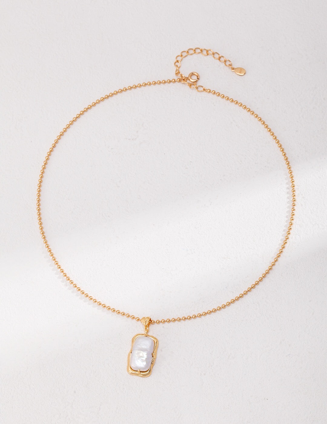 Minimalist Rectangle Pearl Necklace