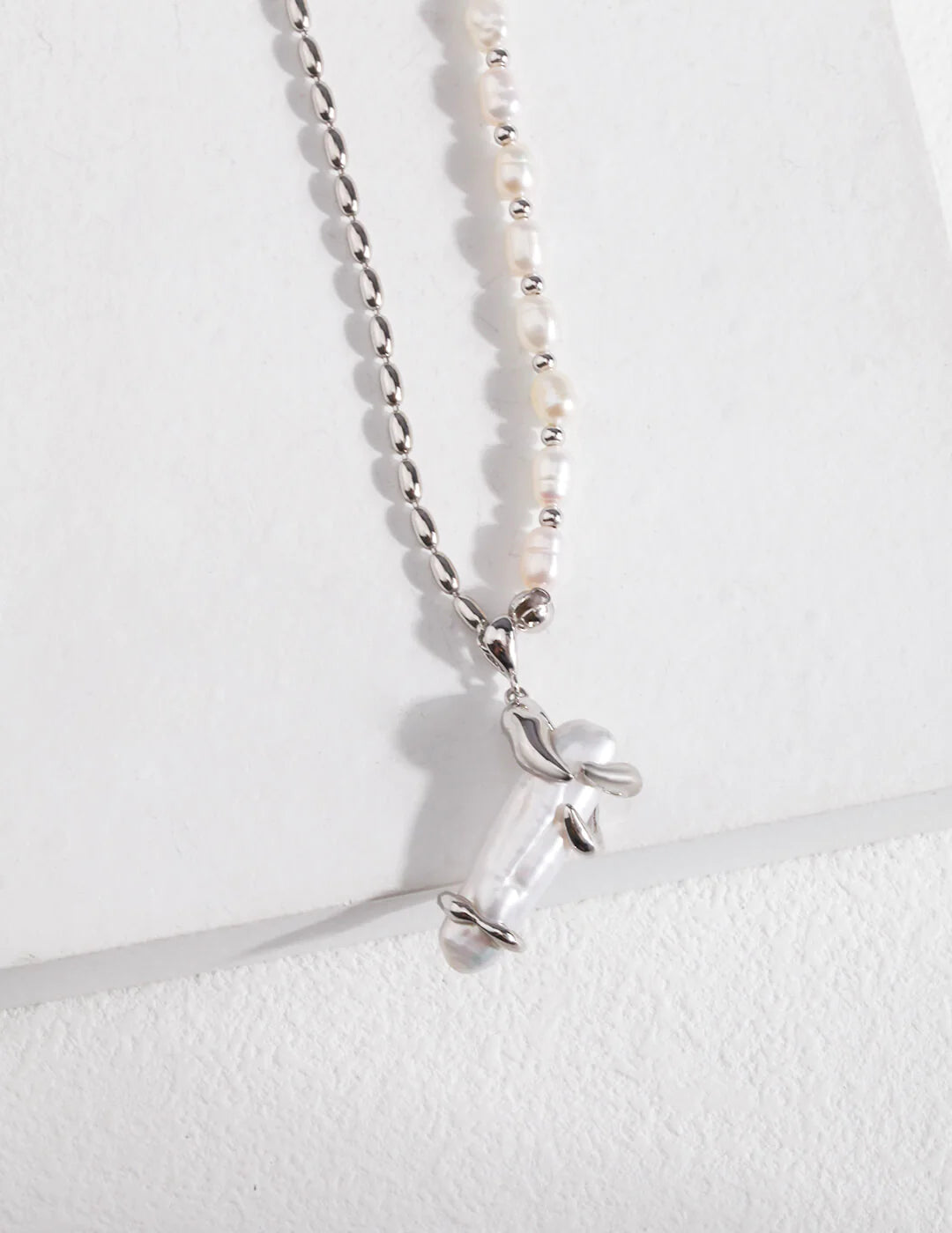 Pillar Long Pendant Pearl Necklace